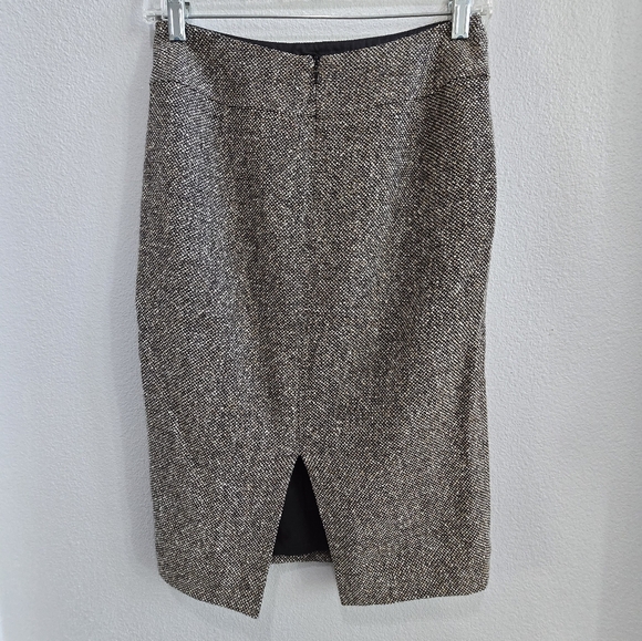 Layfette148 tweed skirt brown/tan fully lined, vented back size 0P - Picture 2 of 6